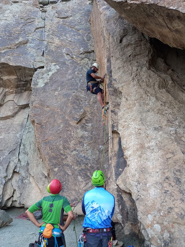 برنامه سنگنوردی  - 140106185 -  5