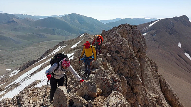 قله دوخواهران 14020401 1