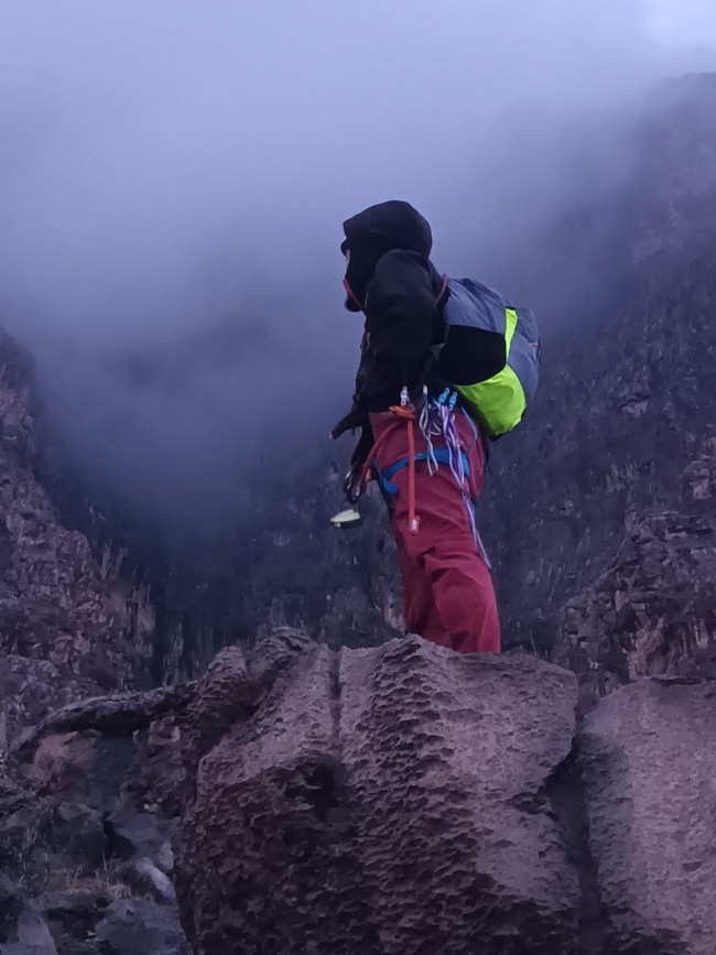 دیواره بیستون 14030103 5