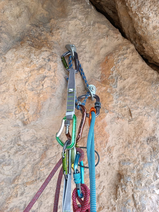 دیواره نوردی بیستون مسیر منصور -14040114 3